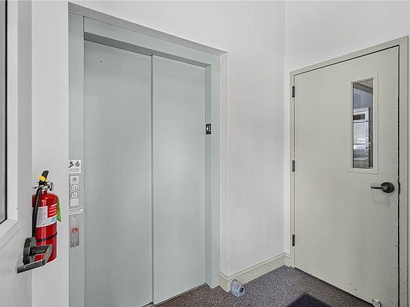 4th image of 224 E State St