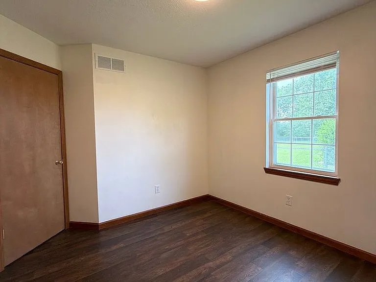 819 Colonial Manor Dr — Photo 12