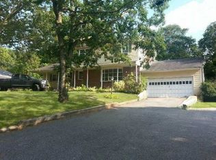 150 Southaven Ave, Medford, NY 11763