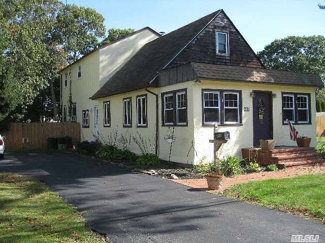 1st image of 710 Hyman Ave