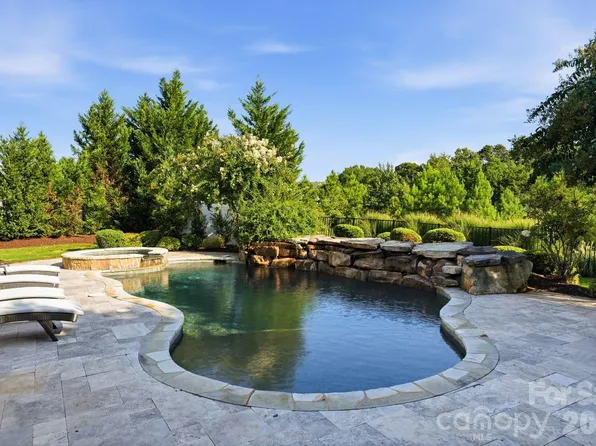 120 Eagles Landing Dr, Mooresville, NC 28117