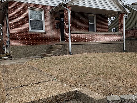 2nd image of 318 N Farmington Rd