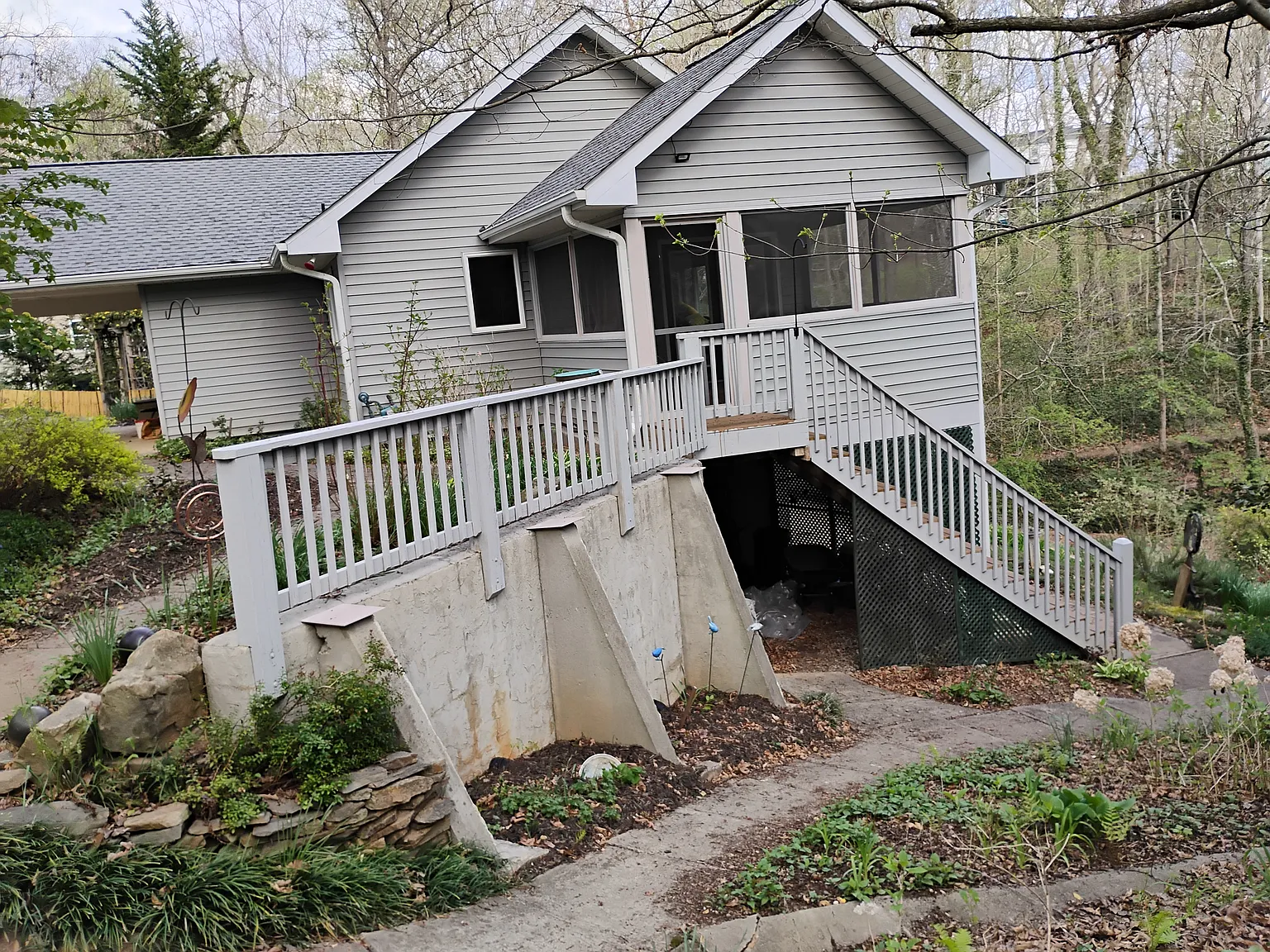 17 Ambler Rd — Photo 1