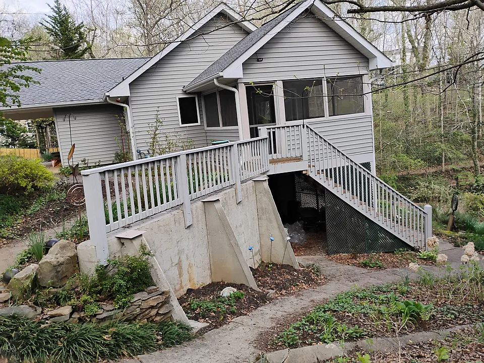 17 Ambler Rd