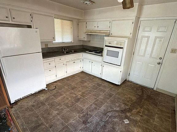 5th image of 2172 Kirk Way