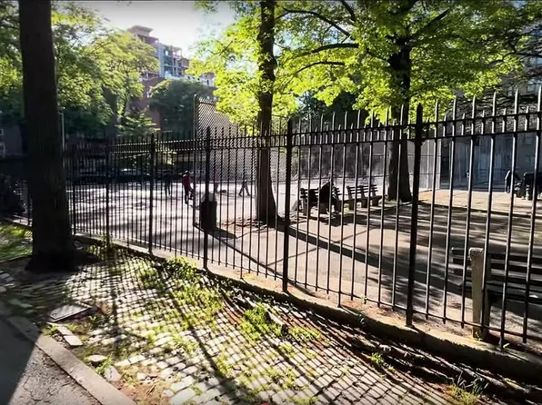 141-05 Northern Boulevard image 23 of 25