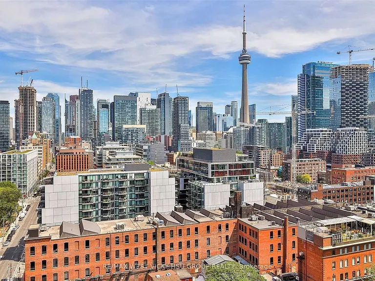 501 Adelaide St W #1011 — Photo 24