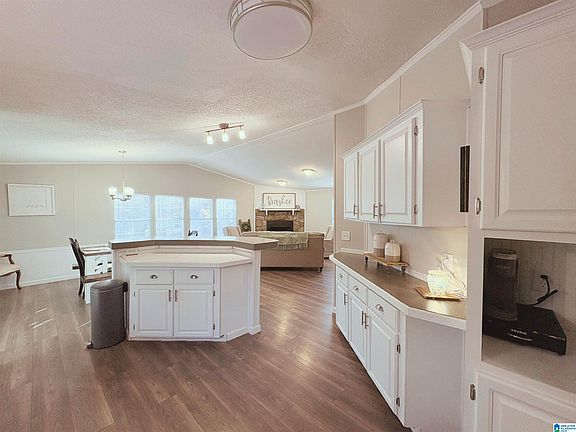 4th image of 120 Treetop Ln