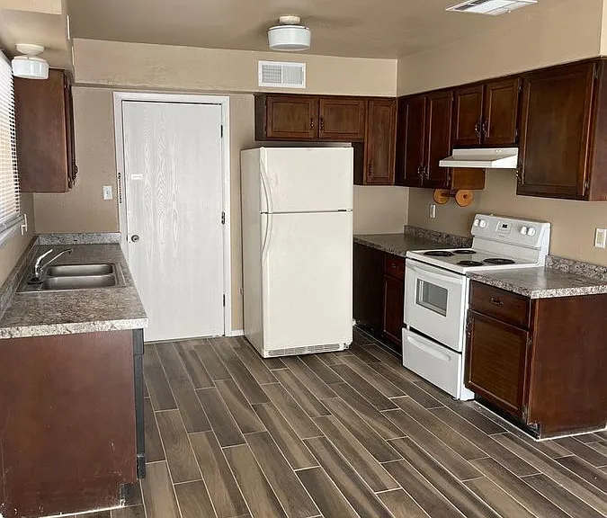 3266 Executive Hills Rd #LCO — Photo 1