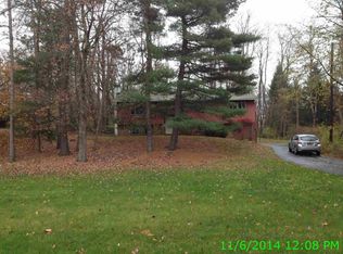 6 Phillips Dr, Hyde Park, NY 12538
