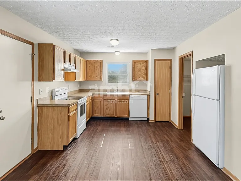 6306 Pompano St — Photo 3