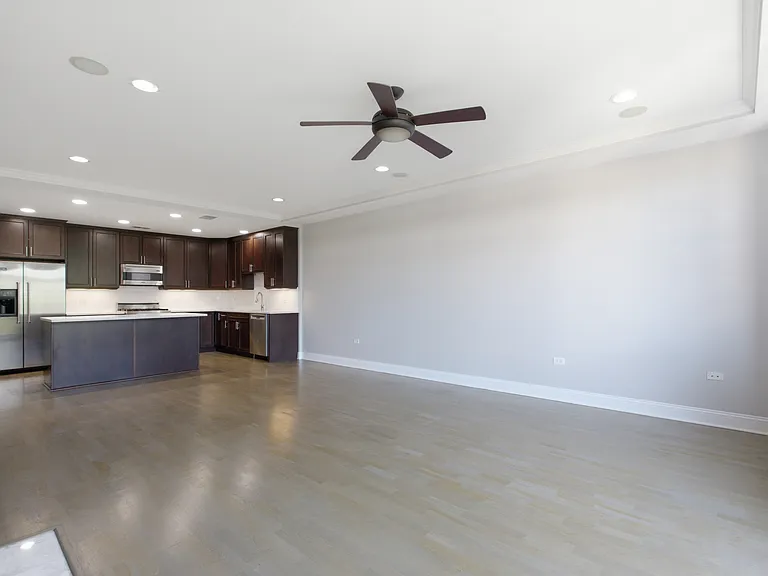 1915 W Diversey Pkwy #402 — Photo 4