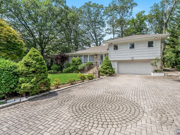 544 Floyd St, Englewood Cliffs, NJ 07632