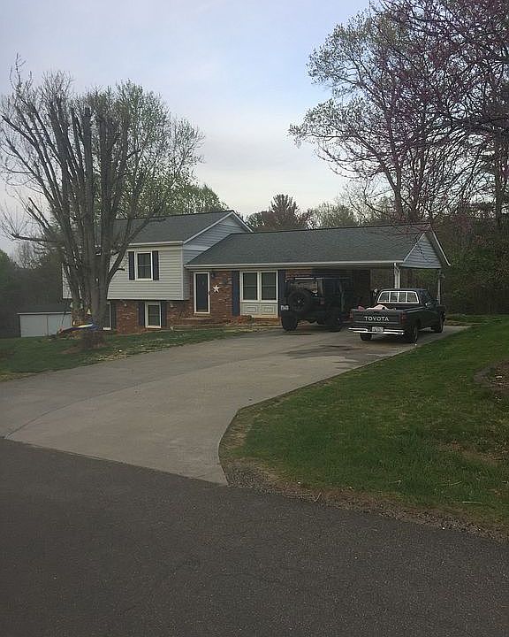1st image of 384 Sherwood Forest Dr