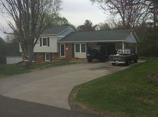 384 Sherwood Forest Dr, North Wilkesboro, NC 28659