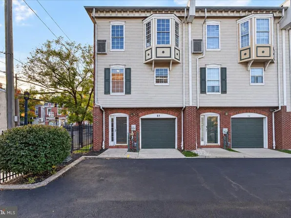 57 E McCaulley Ct, Wilmington, DE 19801