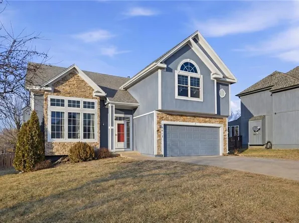 12212 Merion Dr, Kansas City, KS 66109