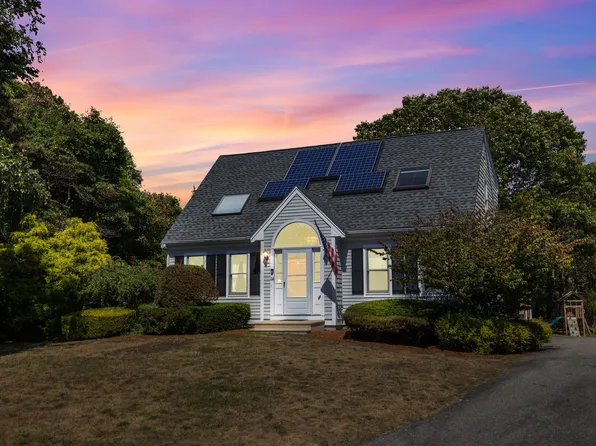 114 Dover Rd, Mashpee, MA 02649