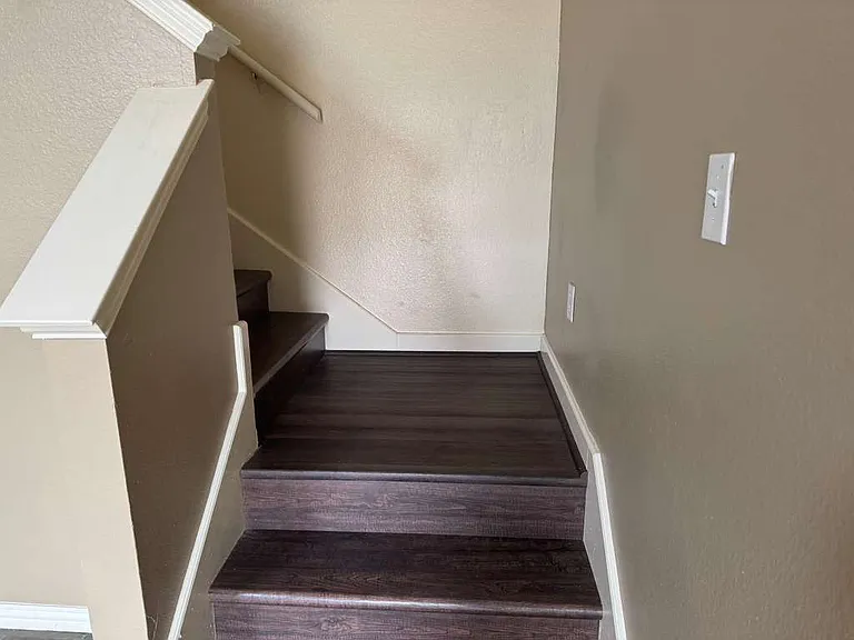 844 Brockden Dr — Photo 5