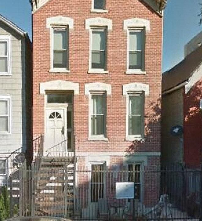 1st image of 1638 W Augusta Blvd #1