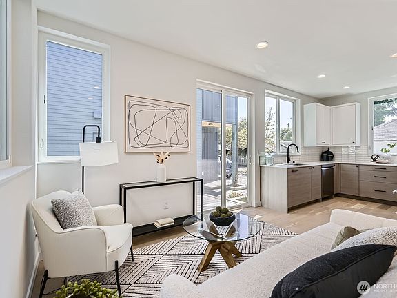 5th image of 8471 Seward Park Avenue S