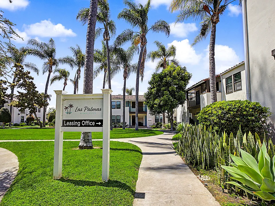 Las Palmas Apartments