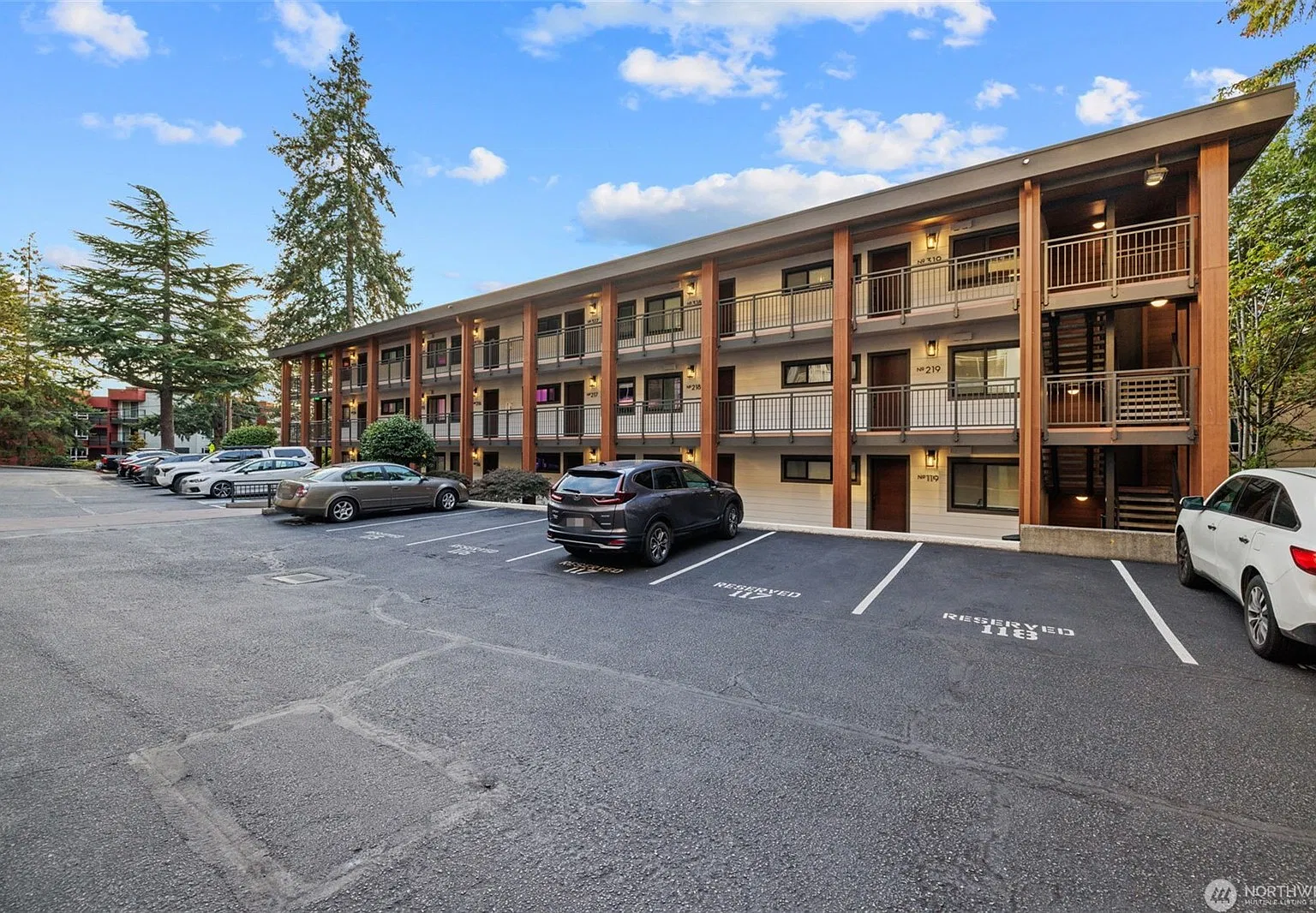 1 bed, 648 sqft, $2,375 — Photo 3