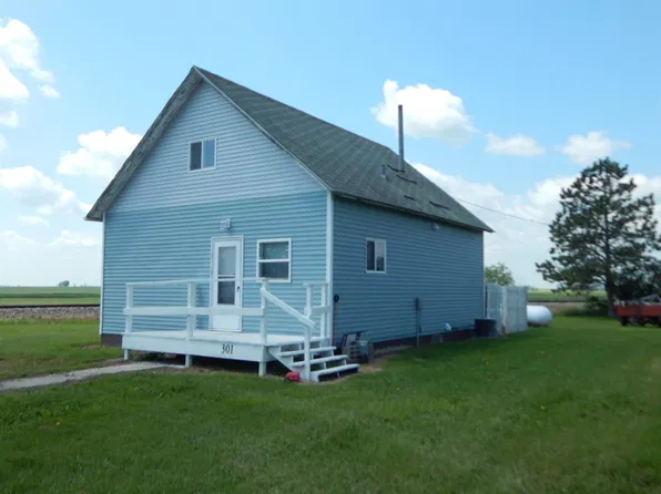 301 3rd Ave W, Makoti, ND 58756