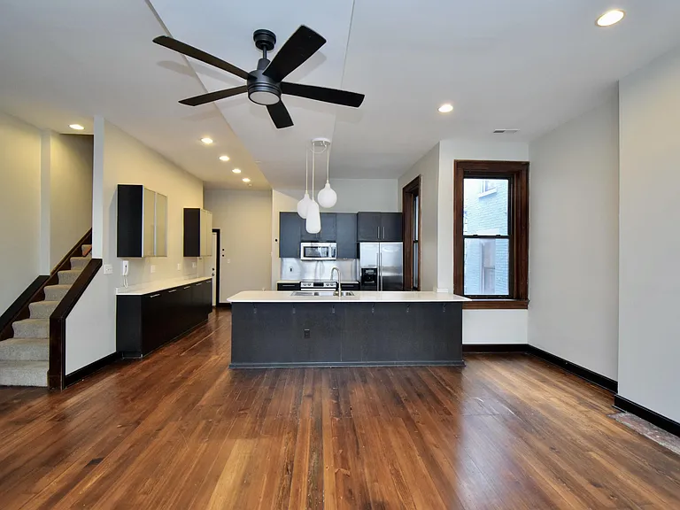 522 E 12th St #1 — Photo 19