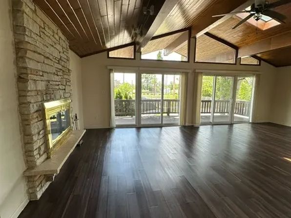 1500 Camellia Dr APT 3, Munster, IN 46321