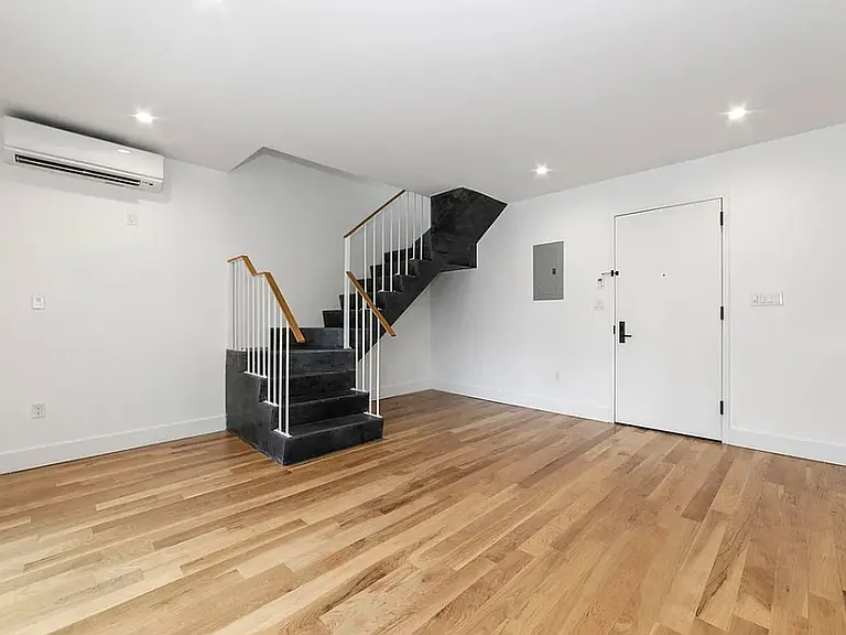10 Lexington Ave #4C — Photo 6