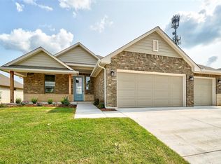 3022 Hollow Crest Ln, Norman, OK 73071