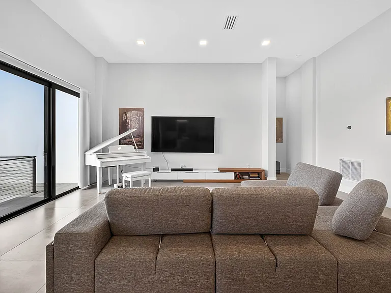 131B Forest Hills Dr — Photo 5