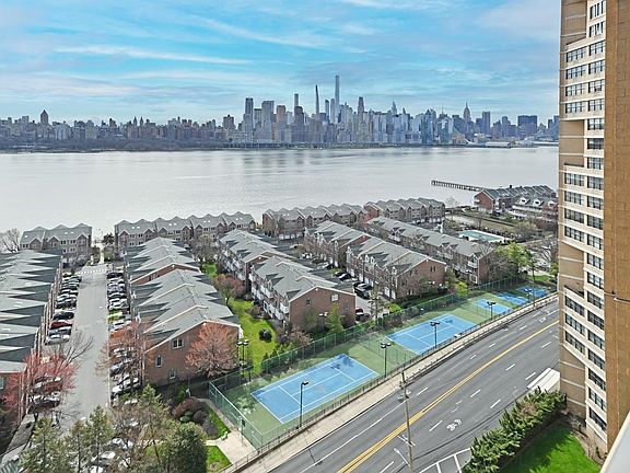 3rd image of 7002 Boulevard East APT 5e