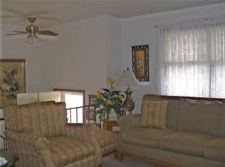 108 Crestmont St, Greenfield Township, PA 18407