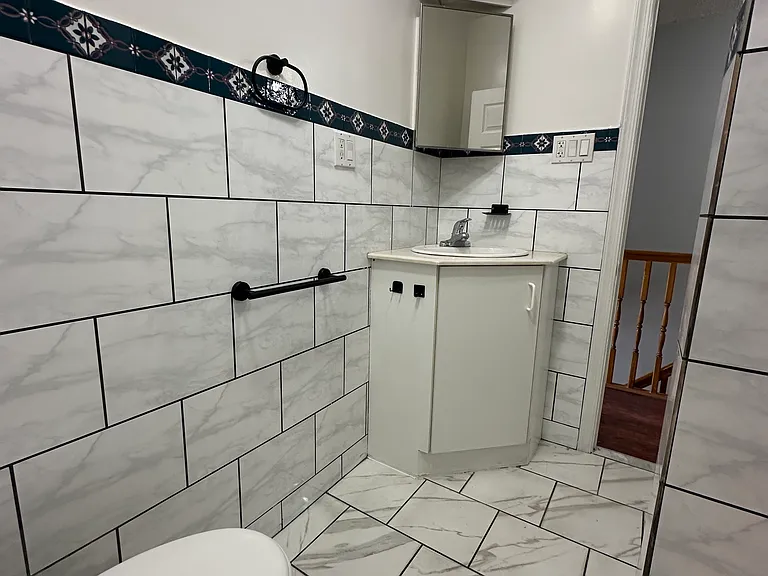 2249 E Cambria St — Photo 15