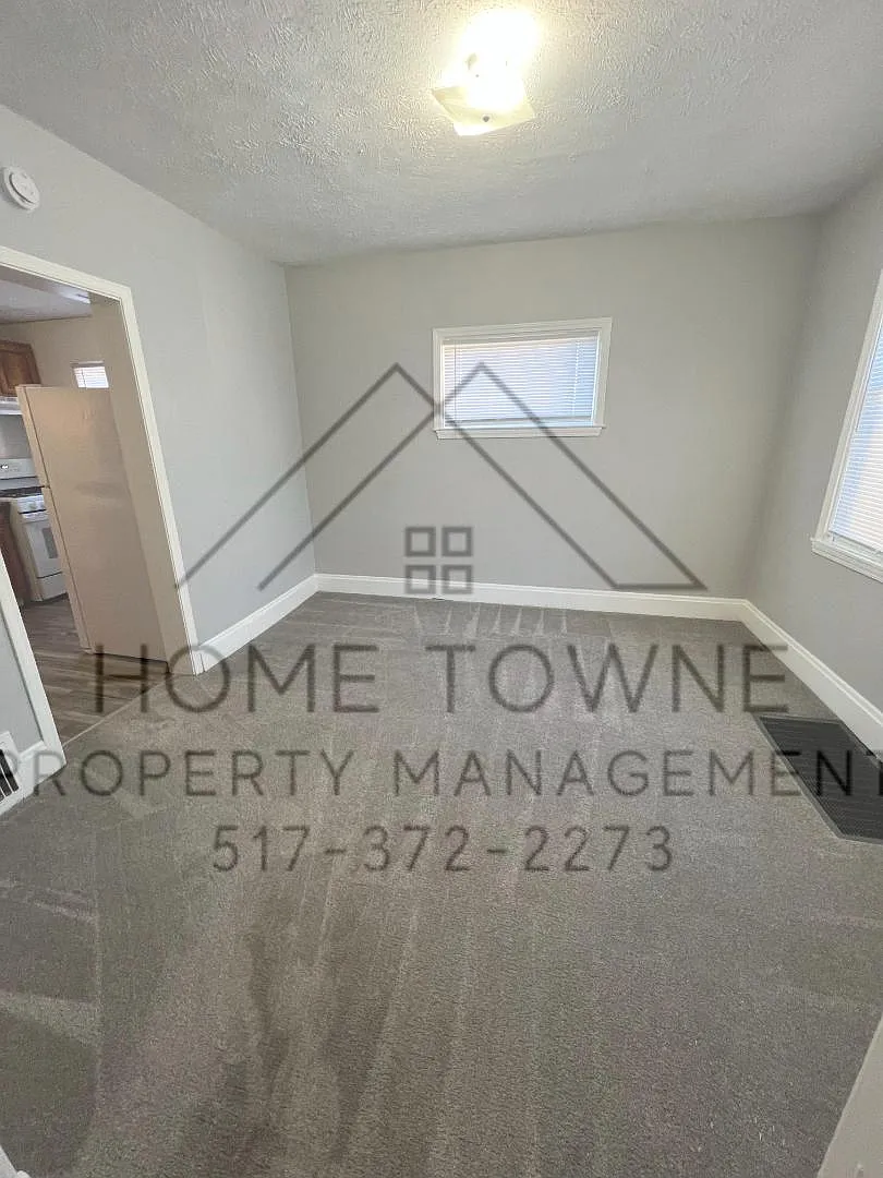 1321 Roosevelt Ave — Photo 3