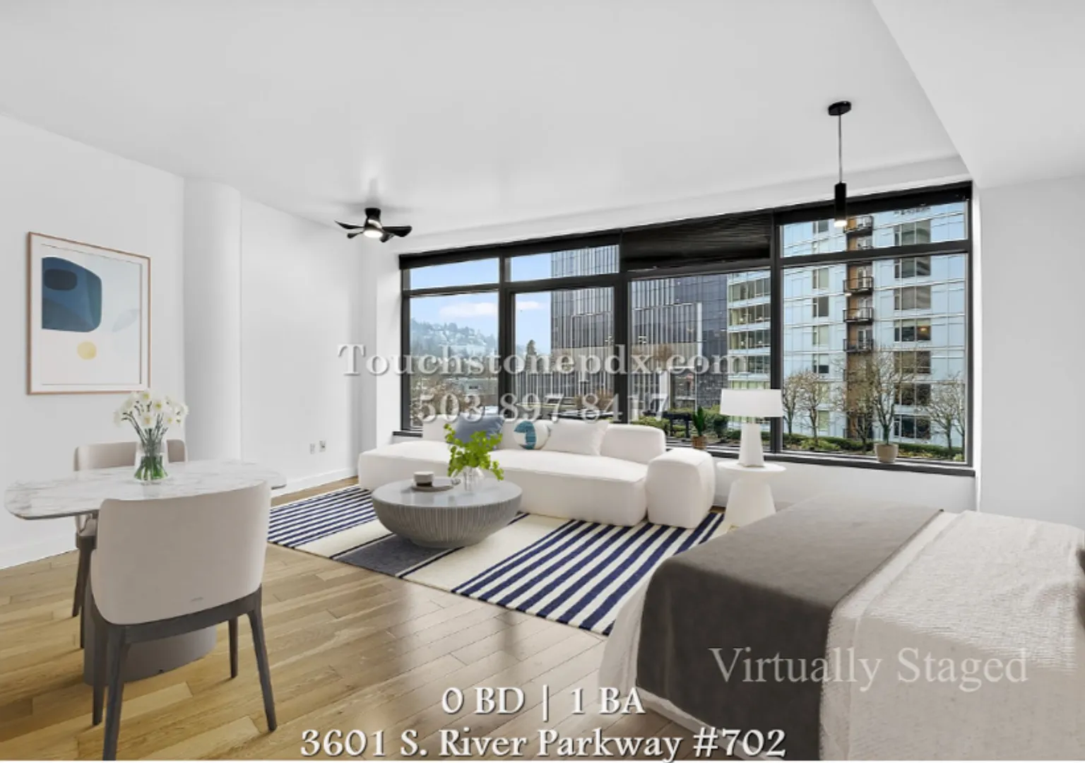 Beautiful Studio Living in the John Ross — Photo 1
