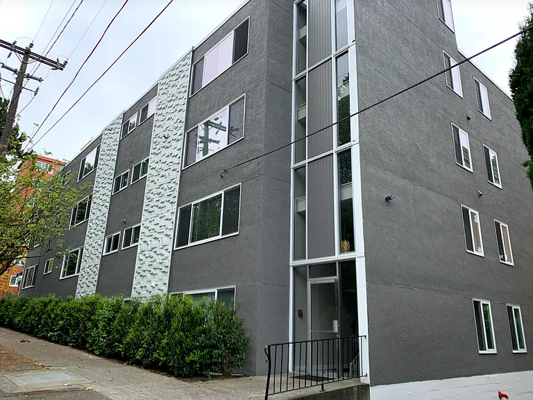 1221 Apartments — Photo 8