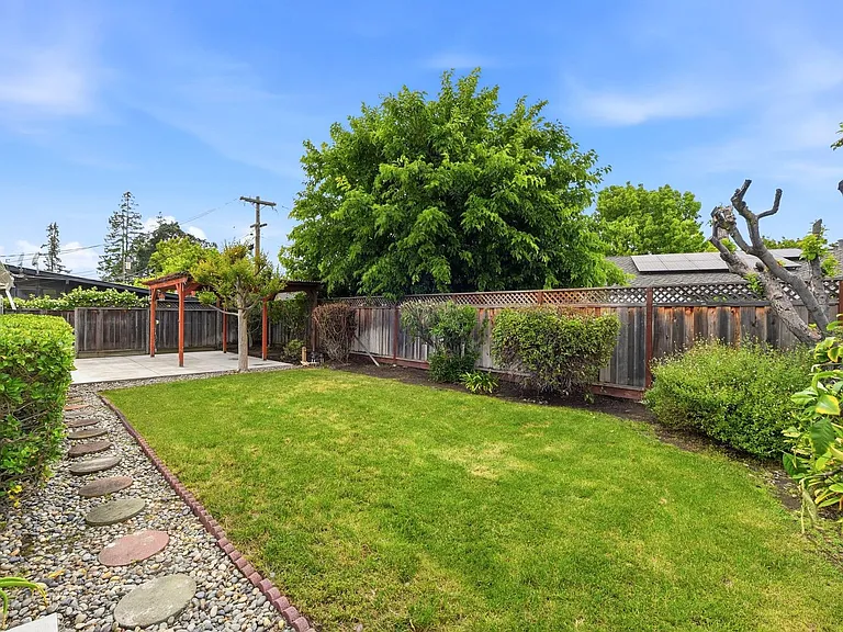 1559 Chambers Dr — Photo 40