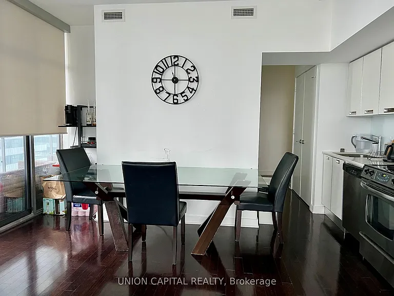 33 Charles St E #2807 — Photo 16