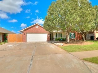 2105 NE 13th St, Moore, OK 73160