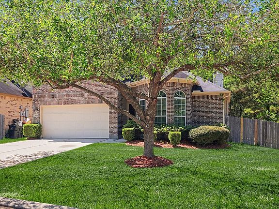 3rd image of 4921 Summer Ridge Dr