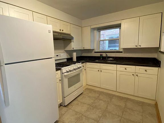 3rd image of 5811 W Lawrence Ave #G