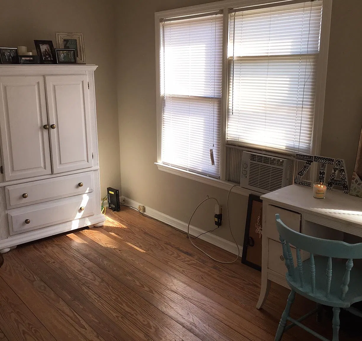 3 bed, 982 sqft, $2,003 — Photo 1