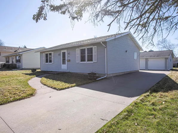 735 Camp St, Platteville, WI 53818