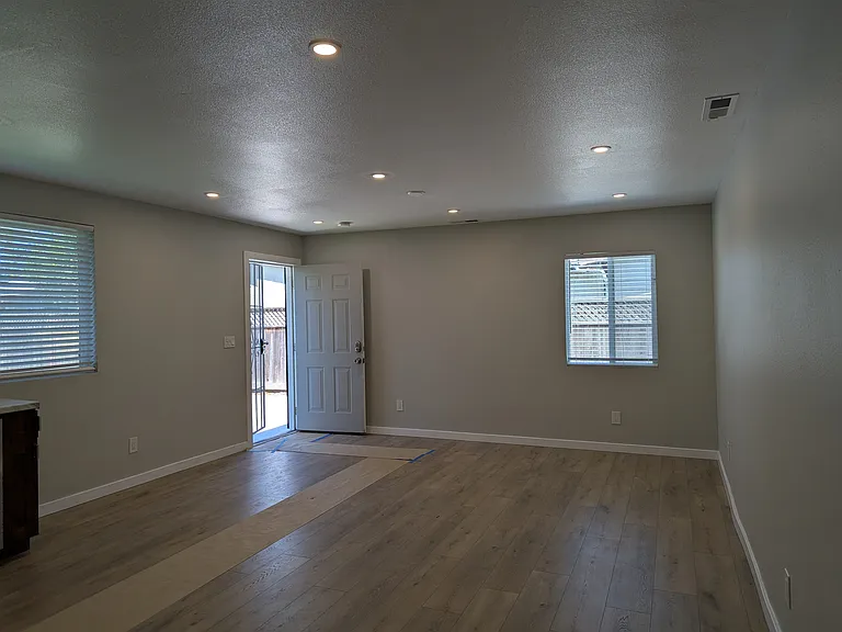 19118 Meekland Ave #B — Photo 4