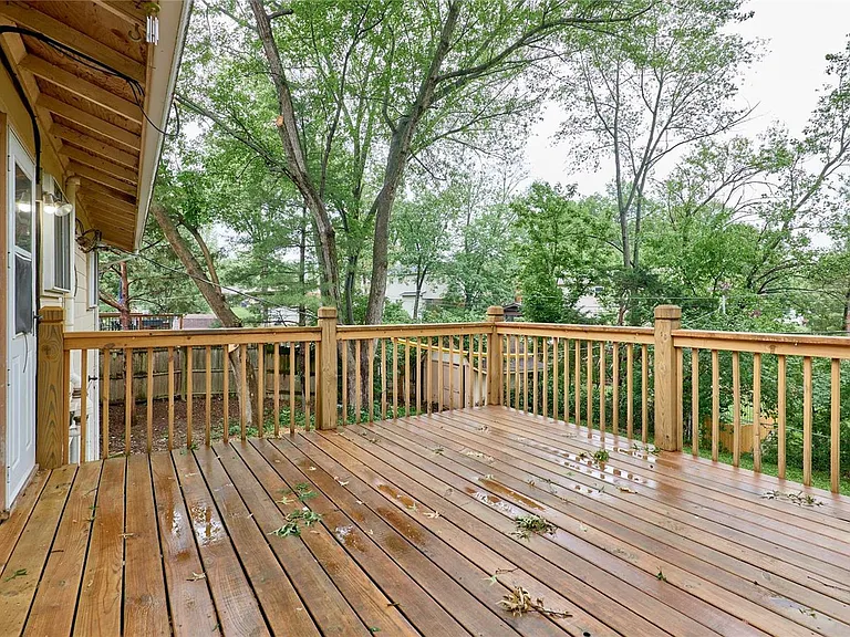 389 Messina Dr — Photo 18