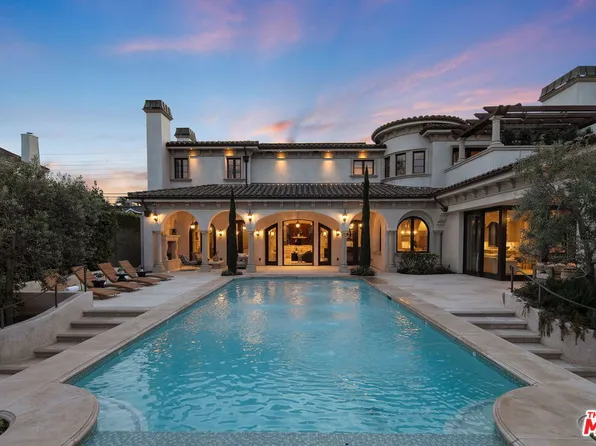 6882 Arizona Ave, Los Angeles, CA 90045