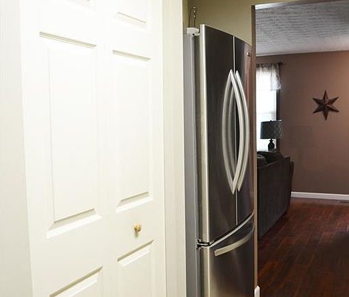 4th image of 240 Oakhurst Dr